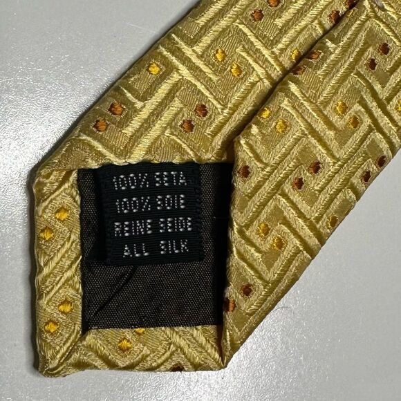 Dormeuil Yellow and Gold Patterned Silk Power Tie - Picture 4 of 12